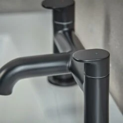Hansgrohe Vernis Blend Bathroom Bath Mixer Tap Twin Lever Modern Curved Black -Bathroom Supplies Store 48218327 2